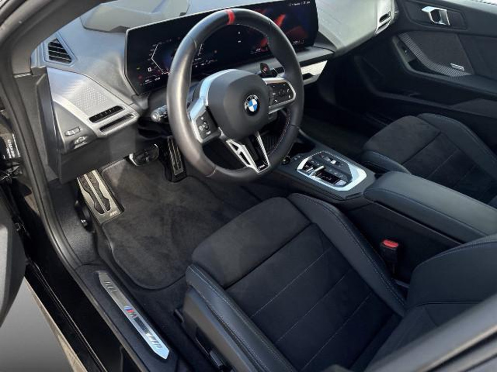 BMW M235