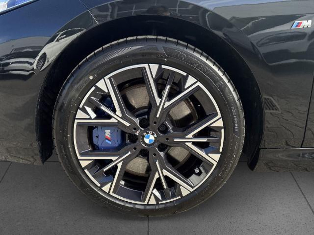 BMW M235