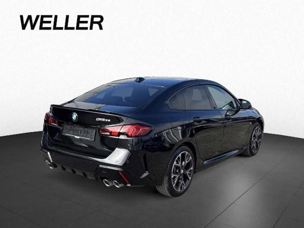BMW M235