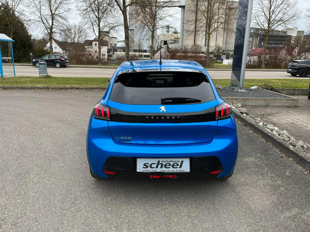 Peugeot e-208