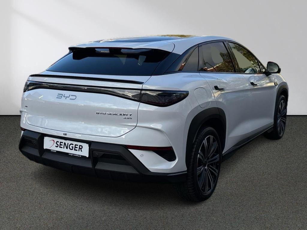 BYD Sealion 7