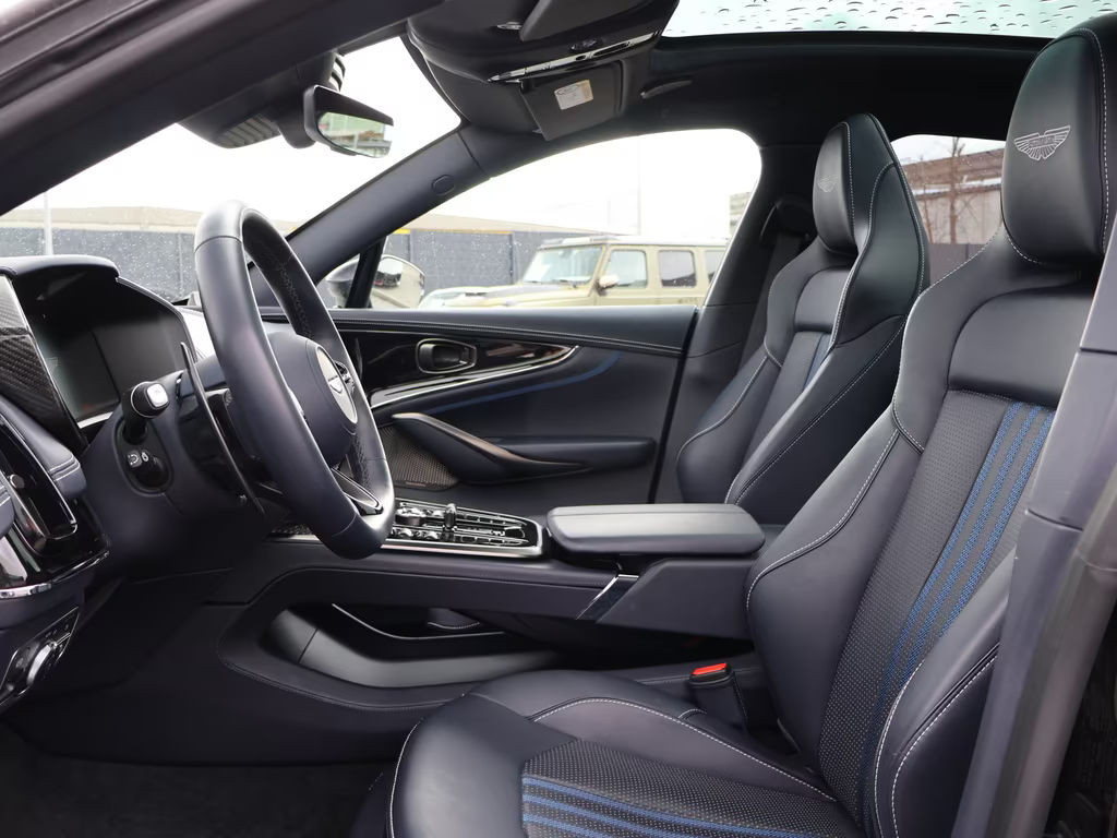 Aston Martin DBX