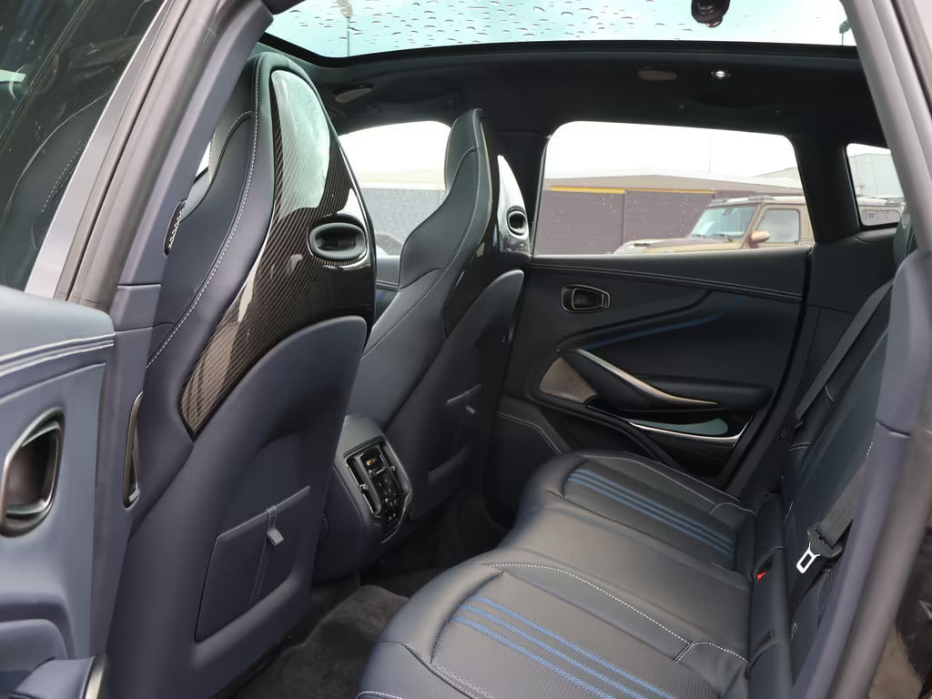 Aston Martin DBX