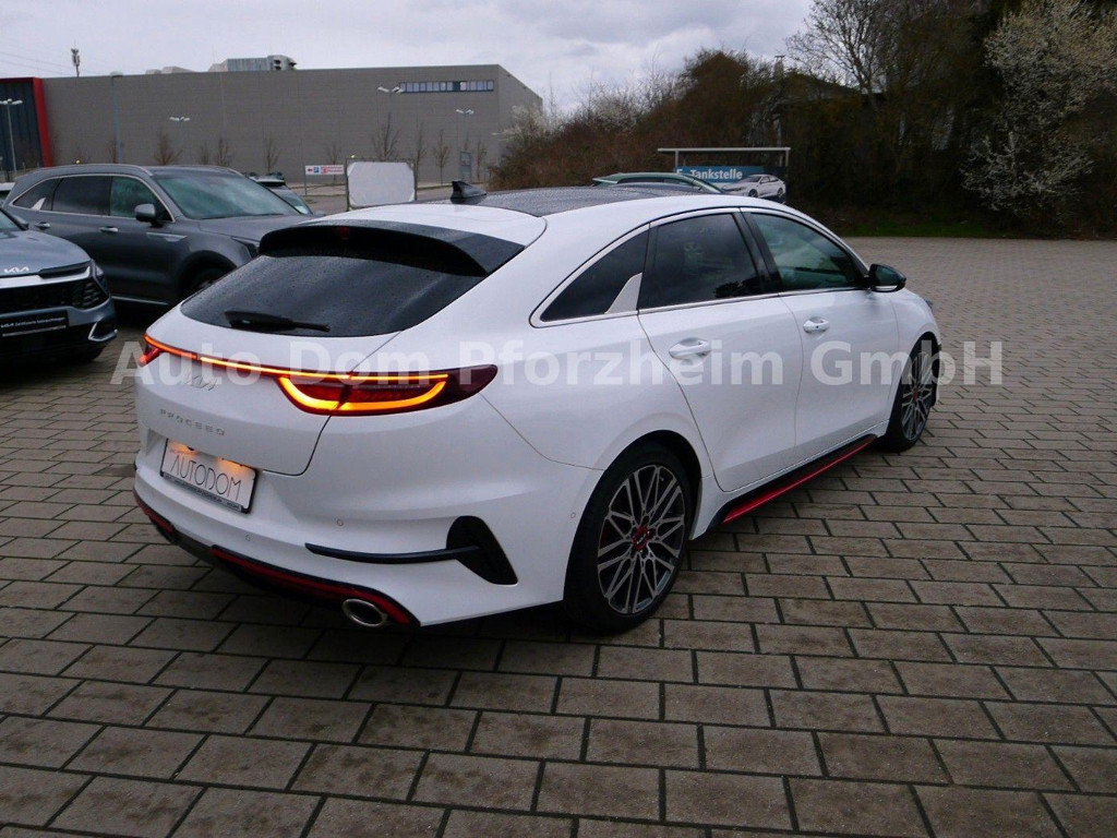 Kia ProCeed