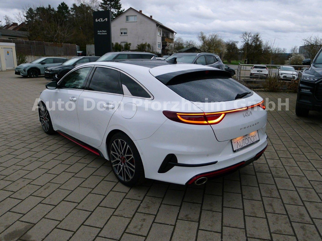 Kia ProCeed