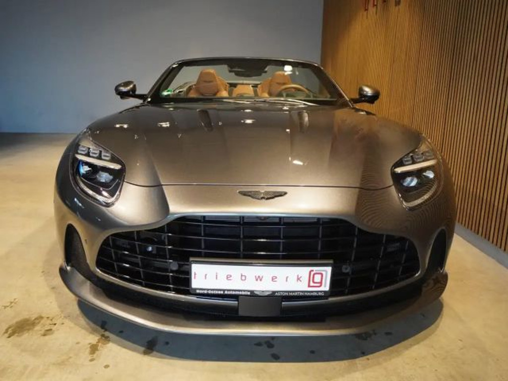 Aston Martin DB12