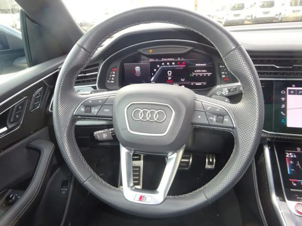 Audi SQ8