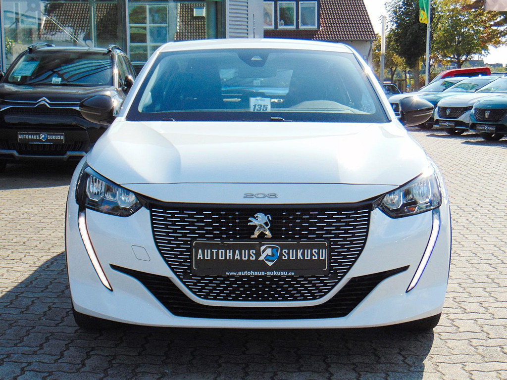 Peugeot e-208