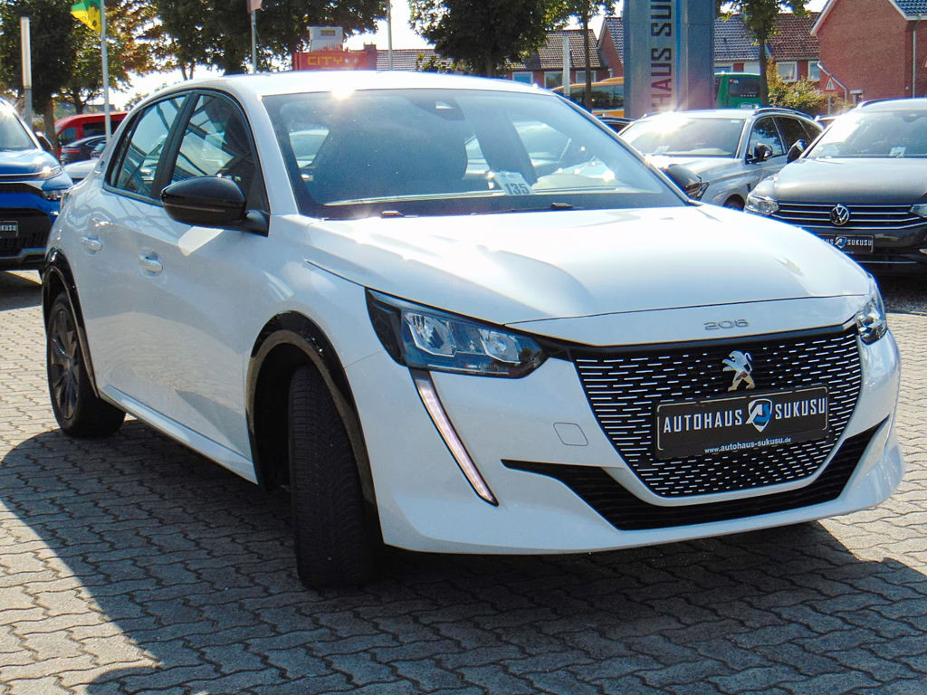 Peugeot e-208