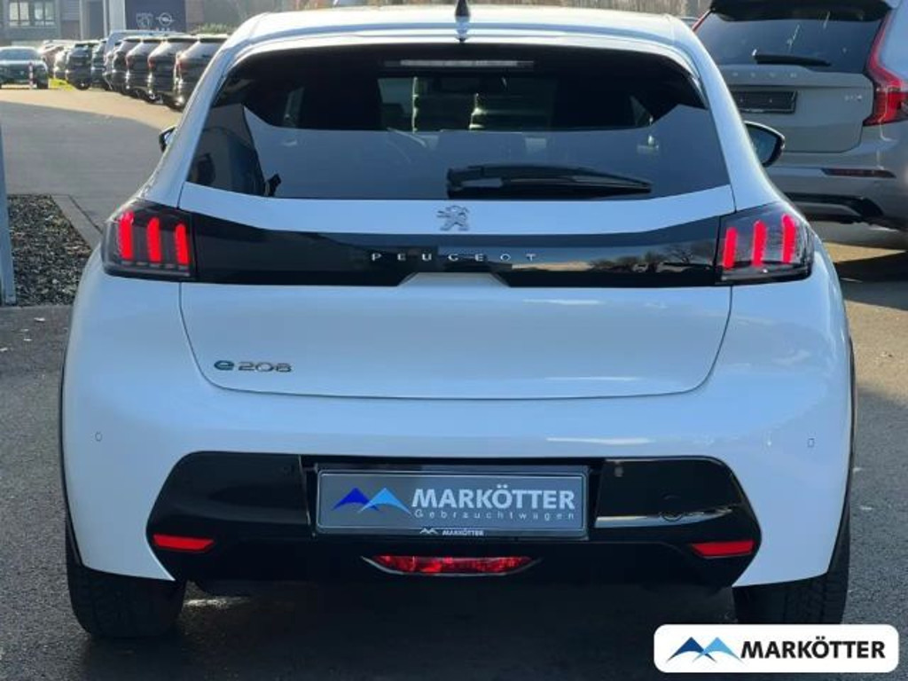 Peugeot e-208