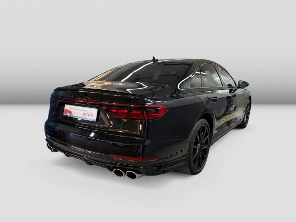 Audi S8