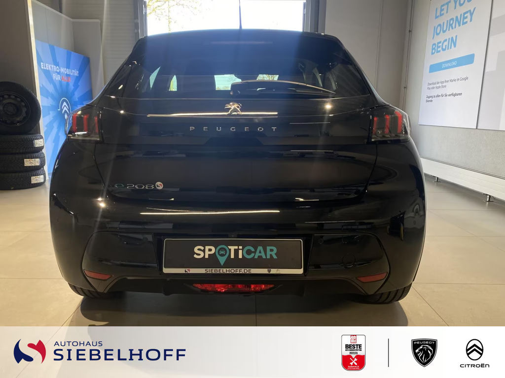 Peugeot e-208