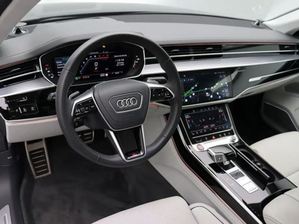 Audi S8
