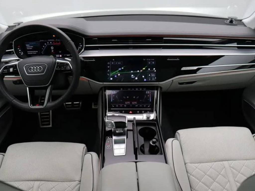 Audi S8