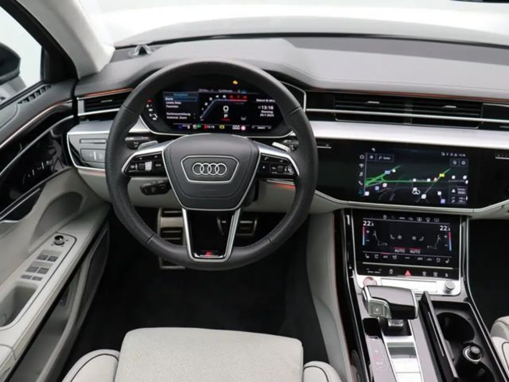 Audi S8