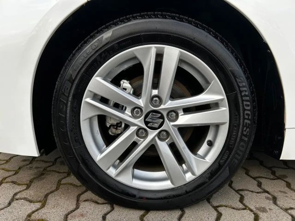 Suzuki Swace