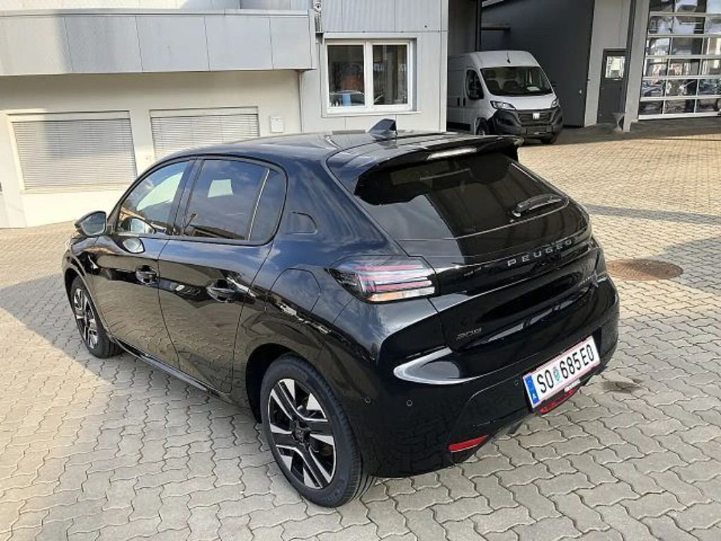 Peugeot e-208