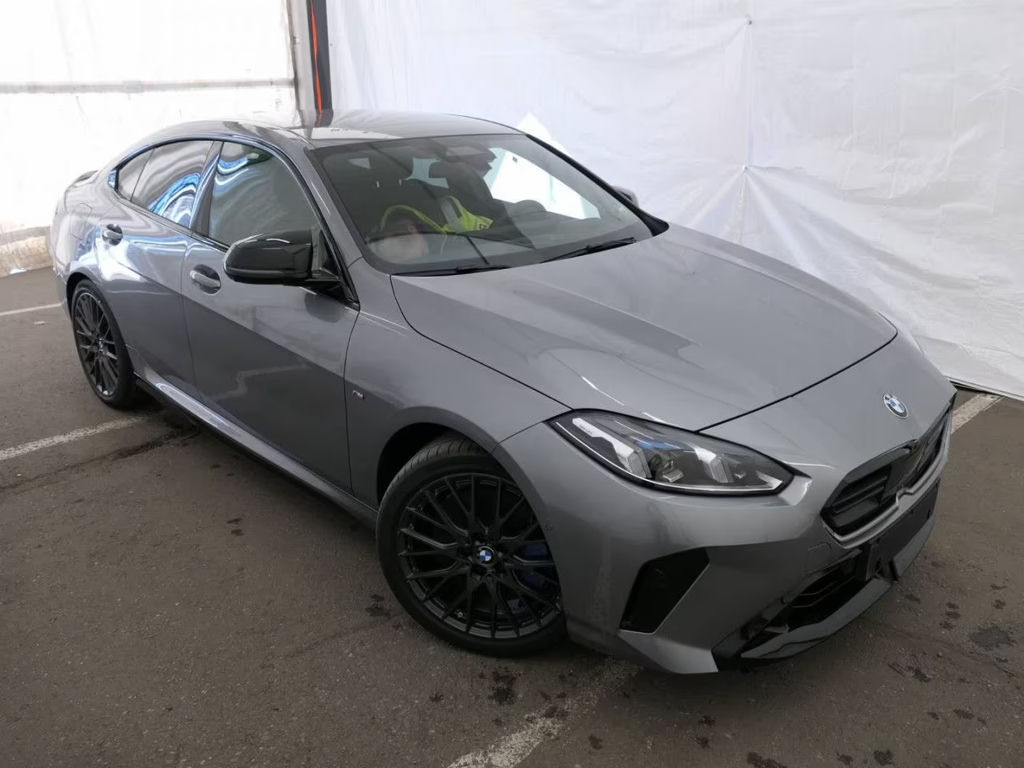 BMW M235