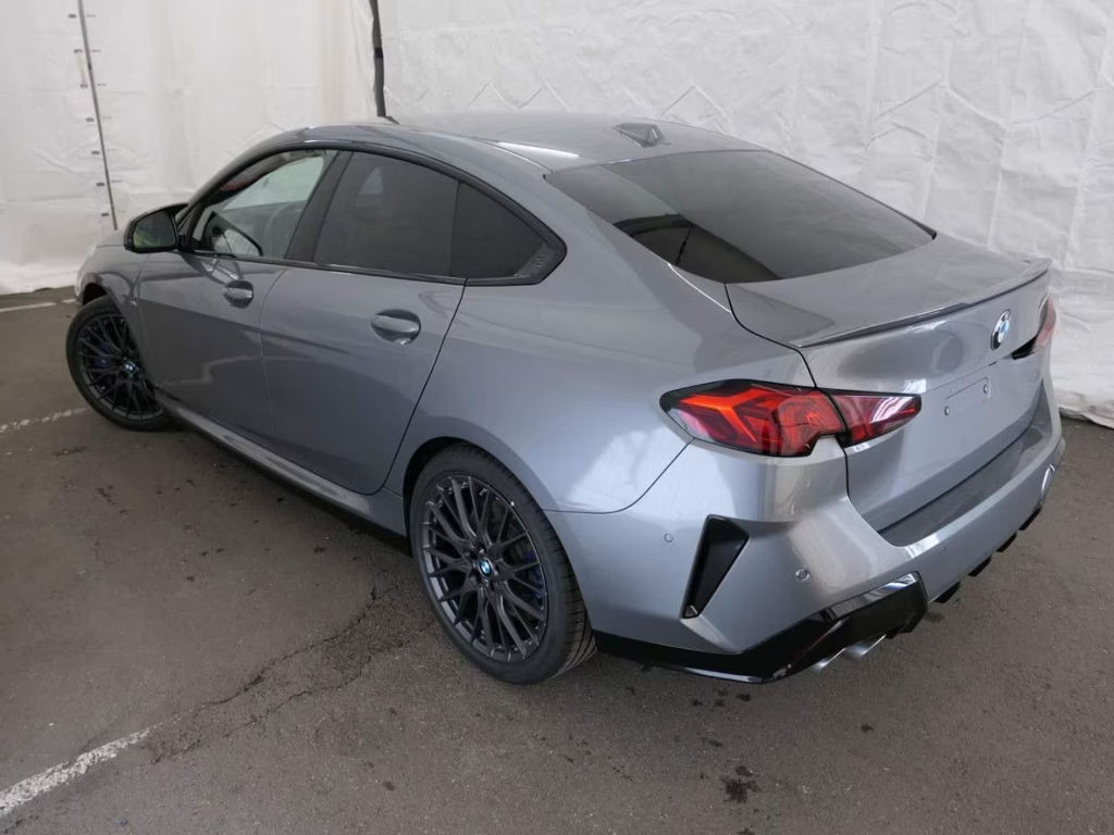BMW M235