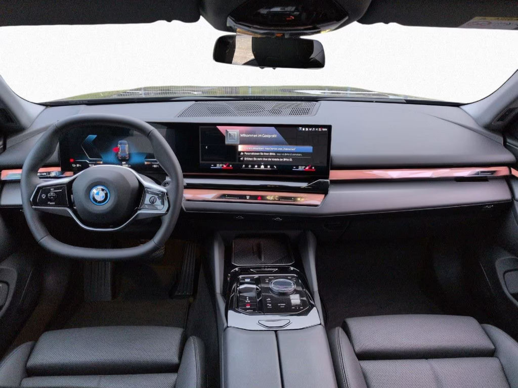 BMW i5