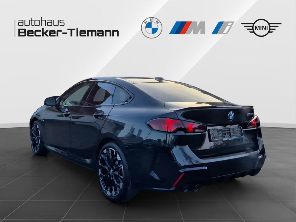 BMW M235
