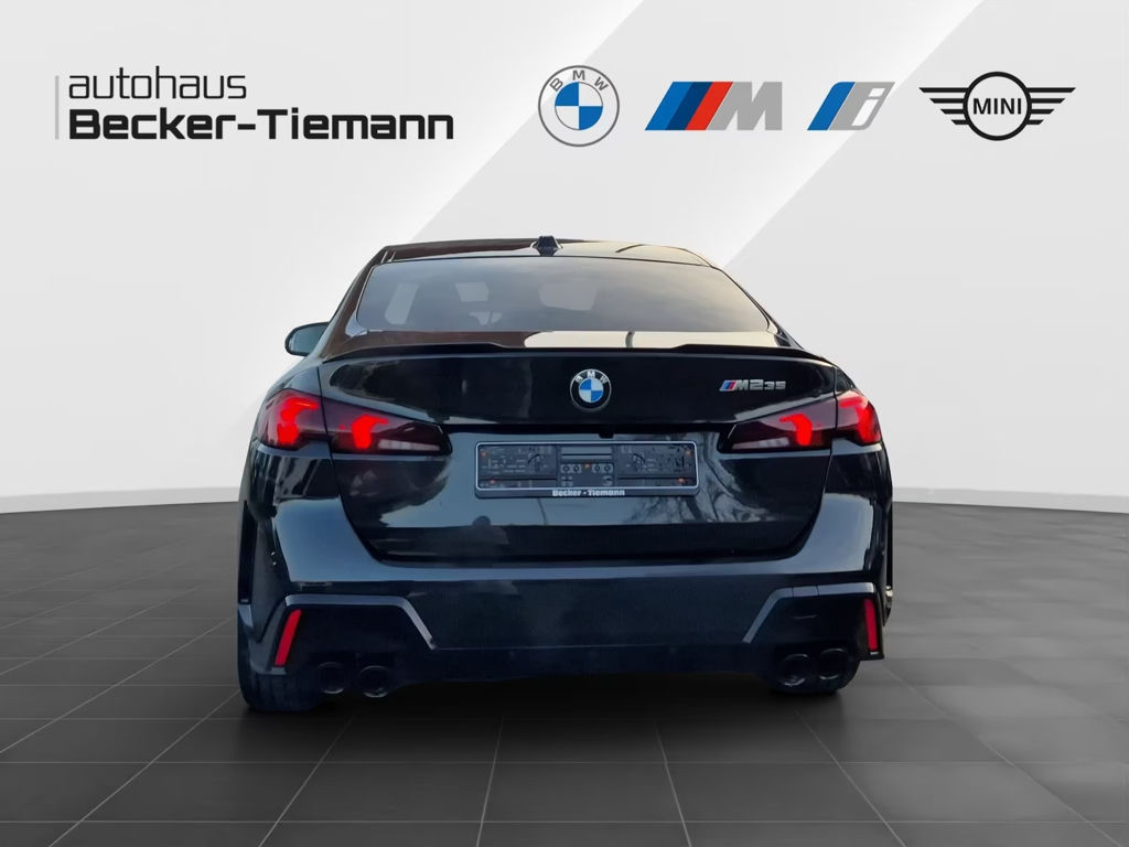 BMW M235