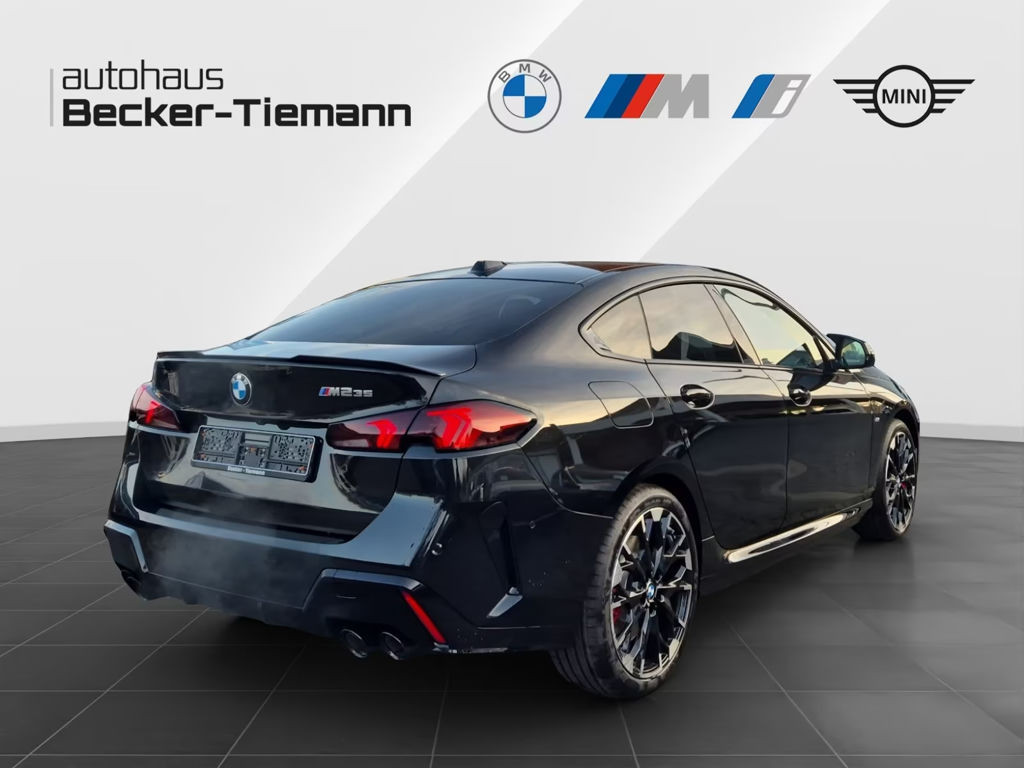 BMW M235