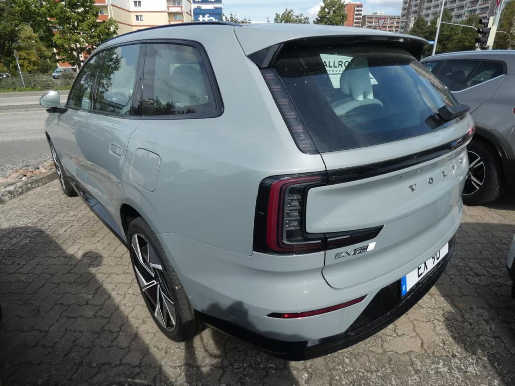 Volvo EX90