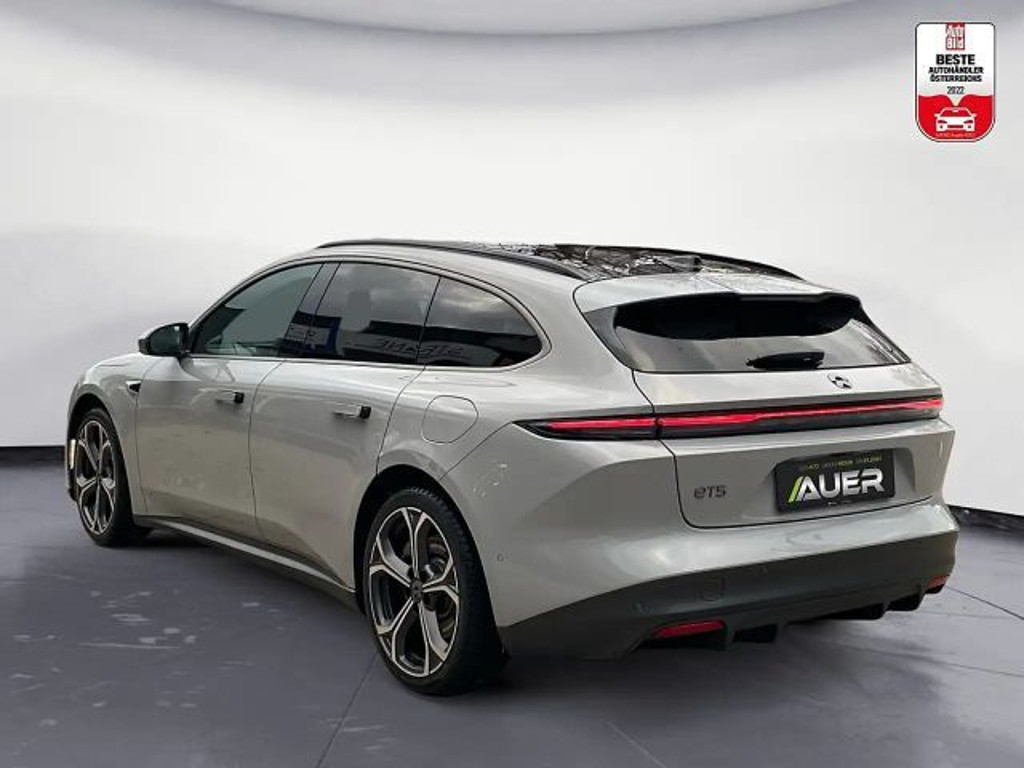 NIO ET5