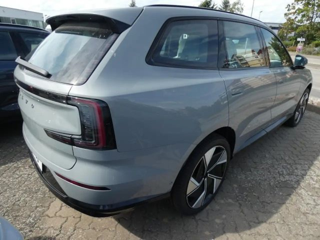 Volvo EX90