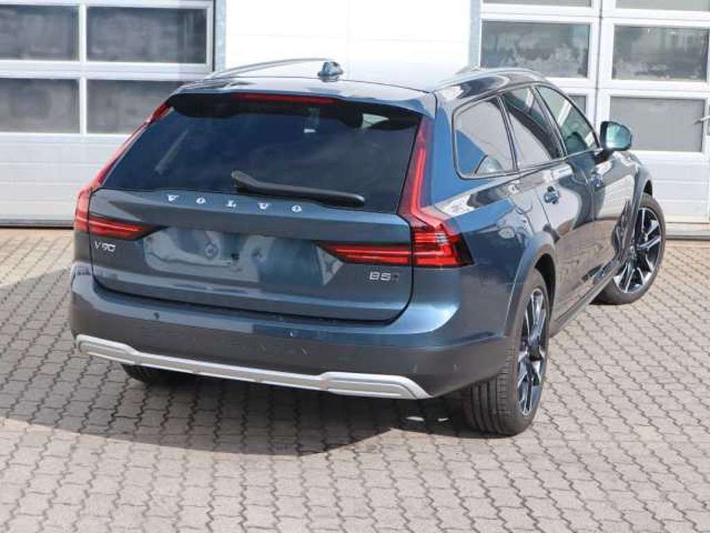Volvo V90 Cross Country