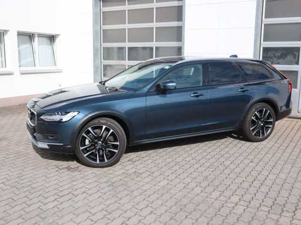 Volvo V90 Cross Country