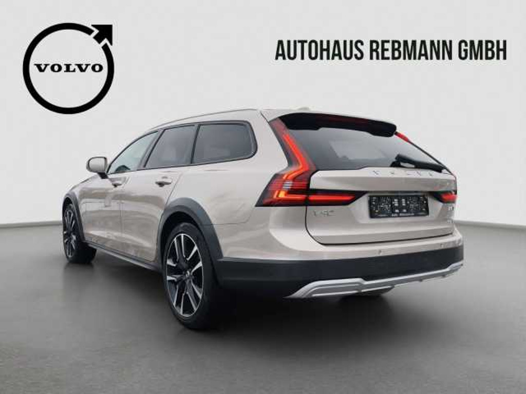 Volvo V90 Cross Country