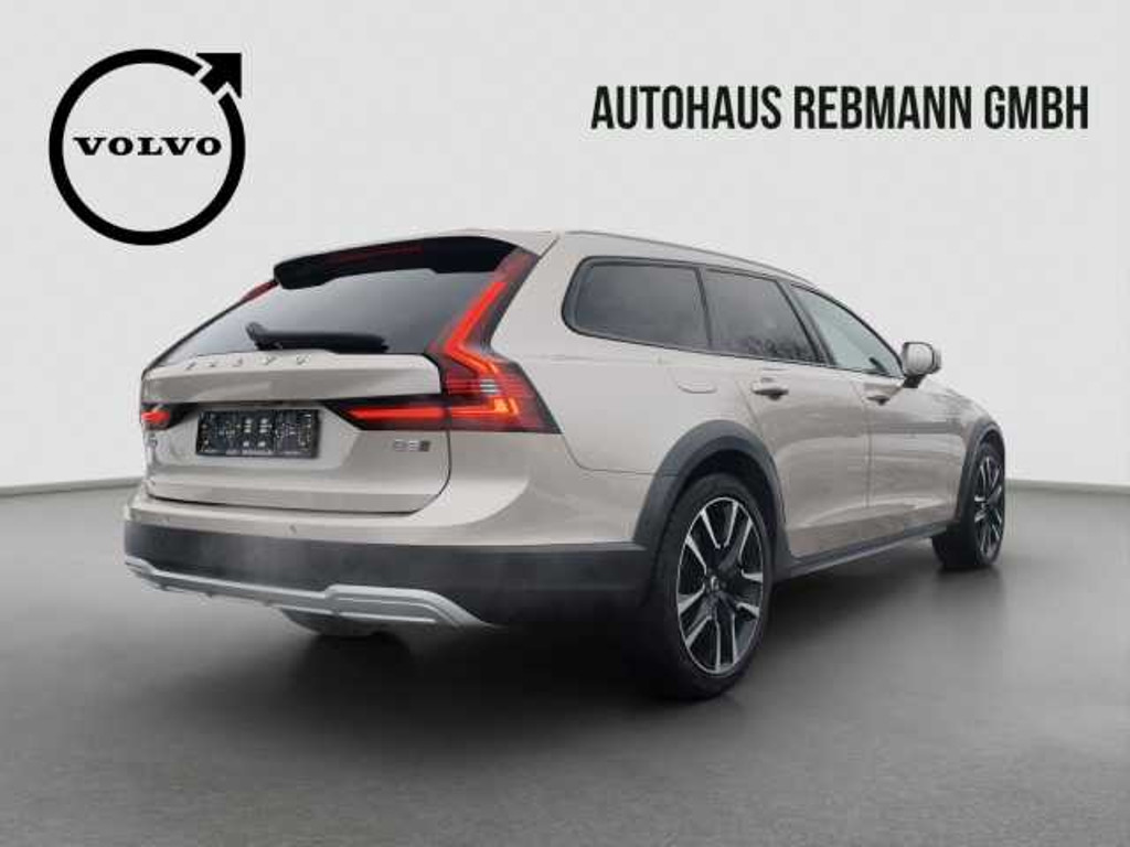 Volvo V90 Cross Country