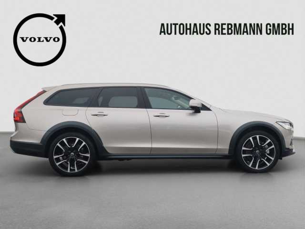 Volvo V90 Cross Country