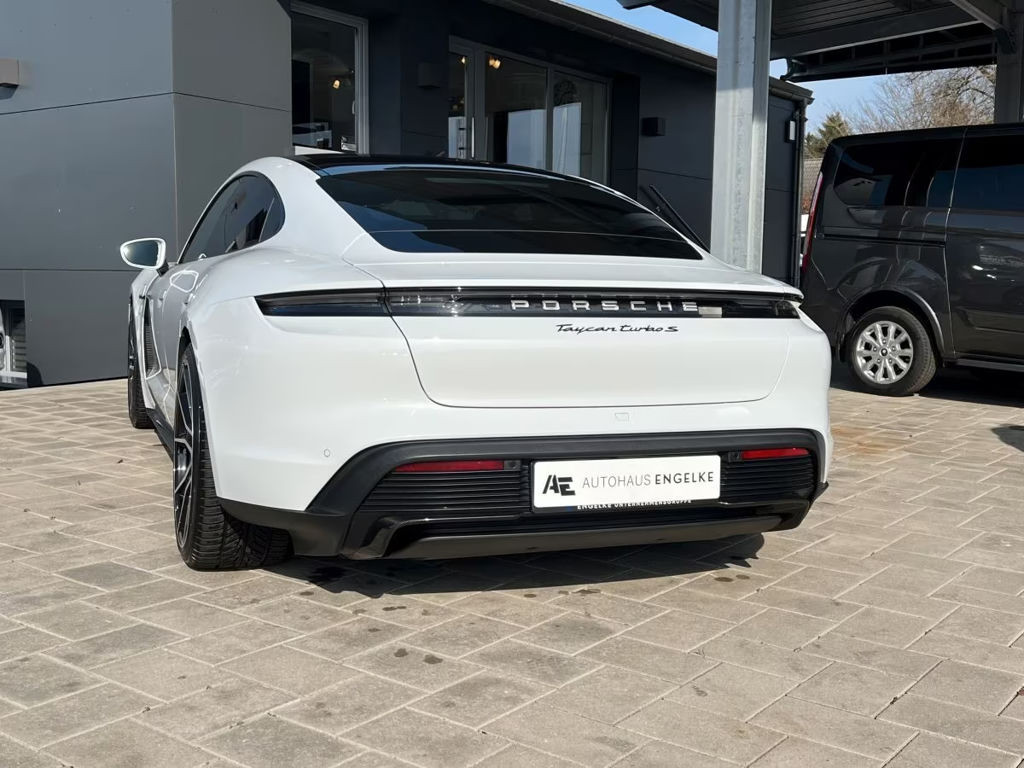 Porsche Taycan