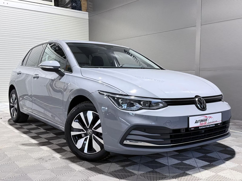 Volkswagen Golf 2023 Benzine