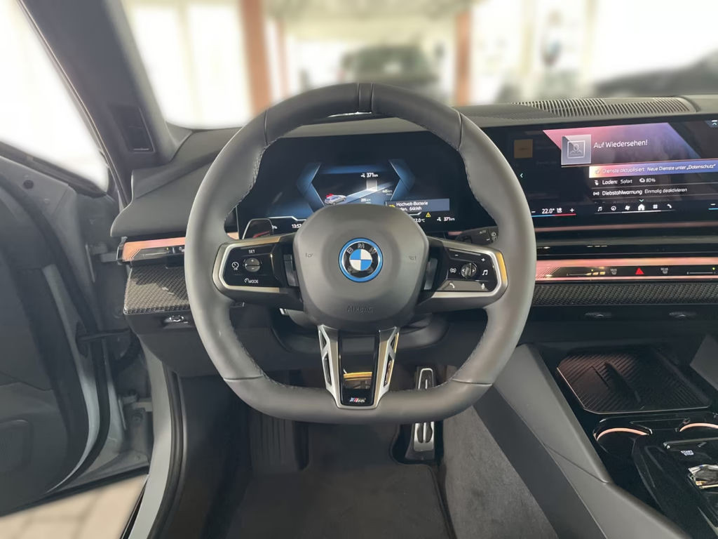 BMW i5