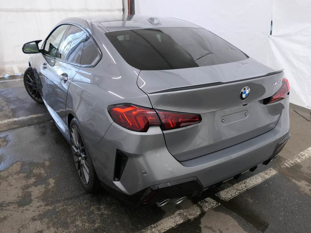 BMW M235