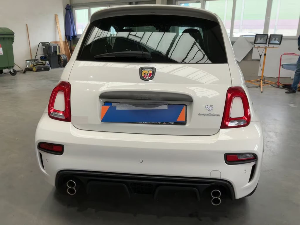 Abarth 695 2023 Benzine