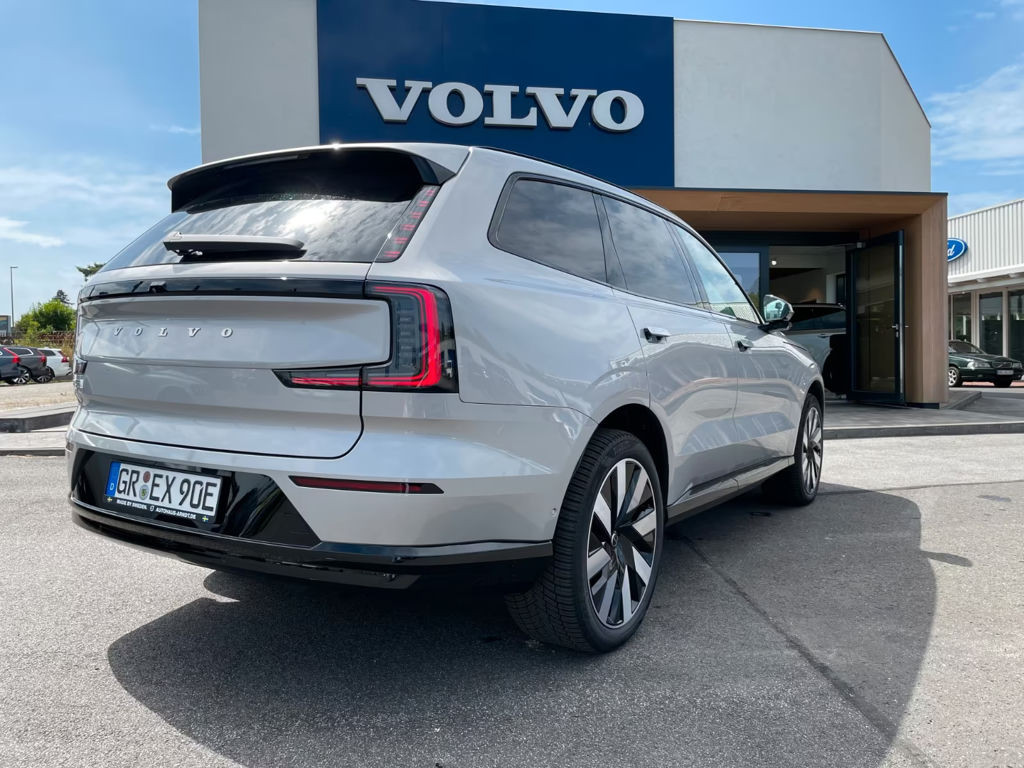 Volvo EX90