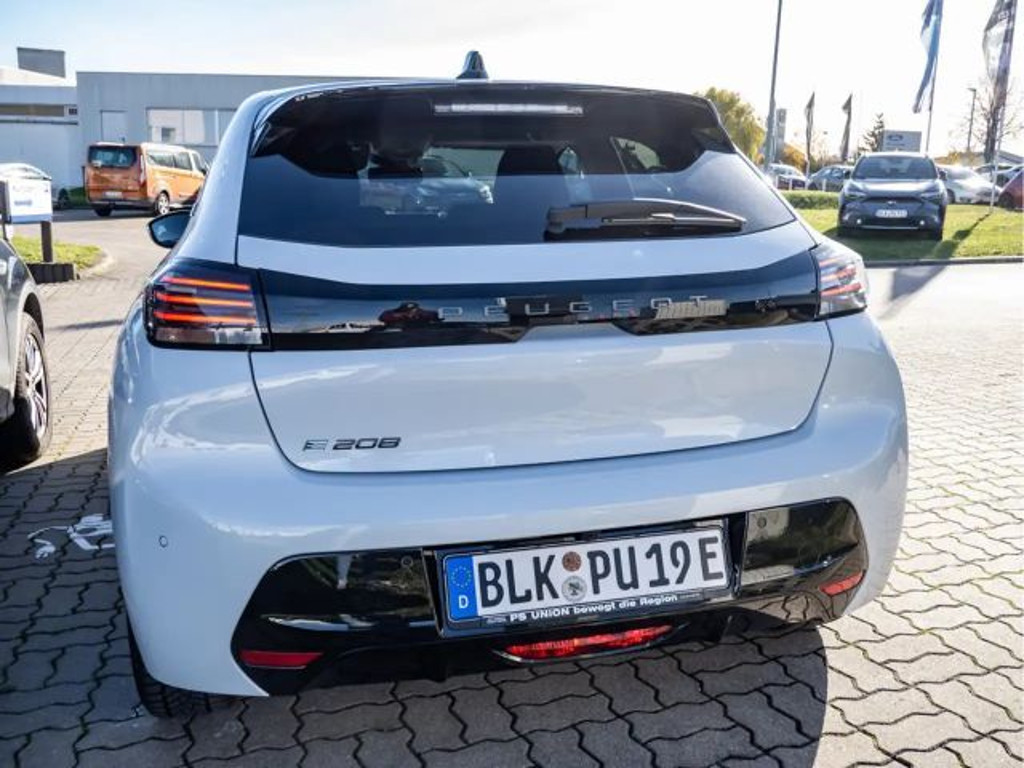 Peugeot e-208