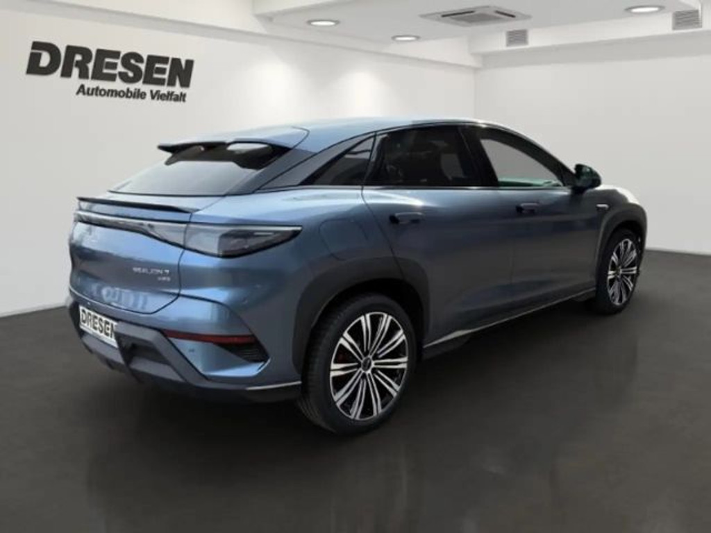 BYD Sealion 7