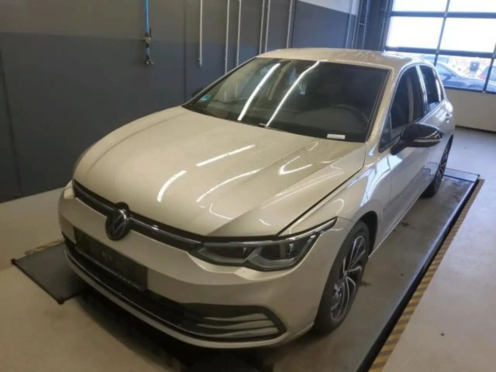 Volkswagen Golf 2023 Benzine