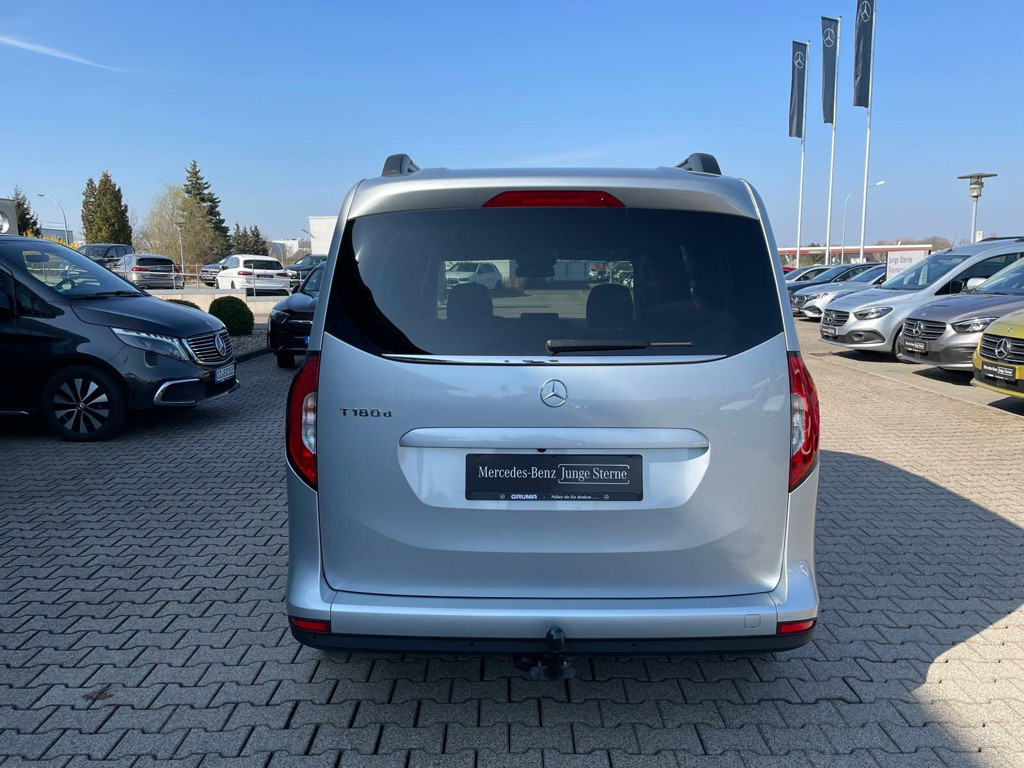 Mercedes-Benz T 180