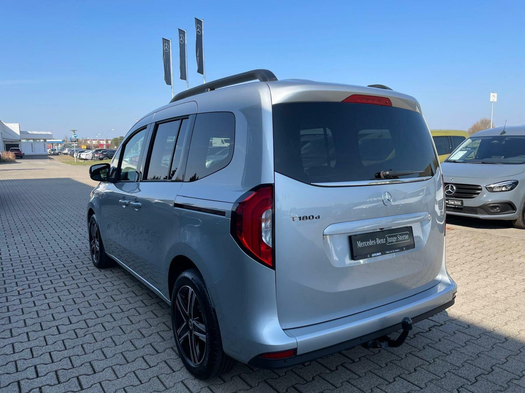 Mercedes-Benz T 180
