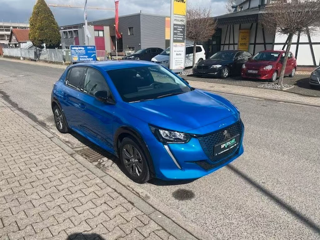 Peugeot e-208