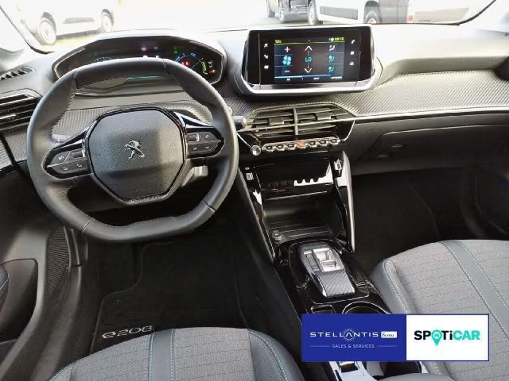 Peugeot e-208