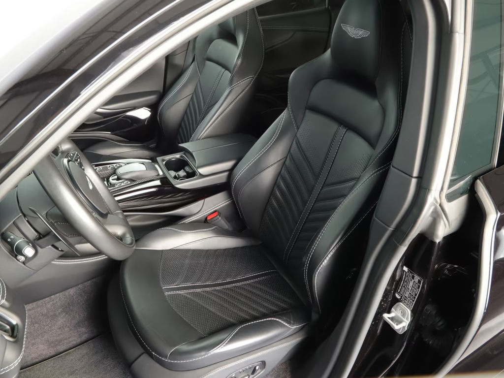 Aston Martin DBX