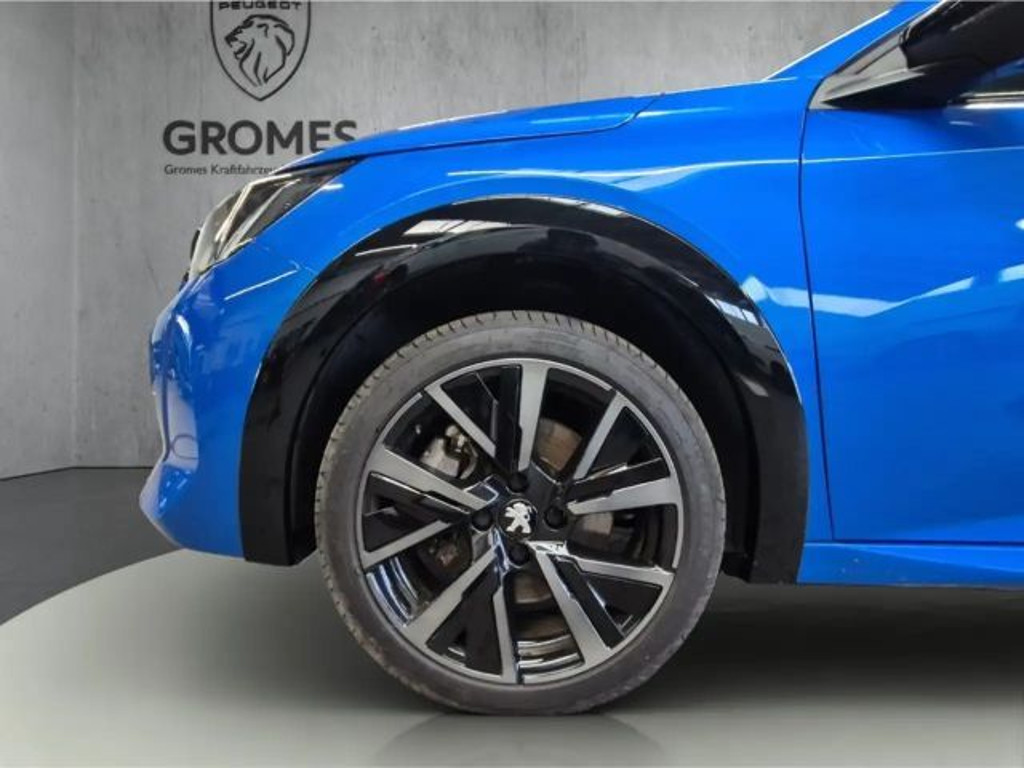 Peugeot e-208